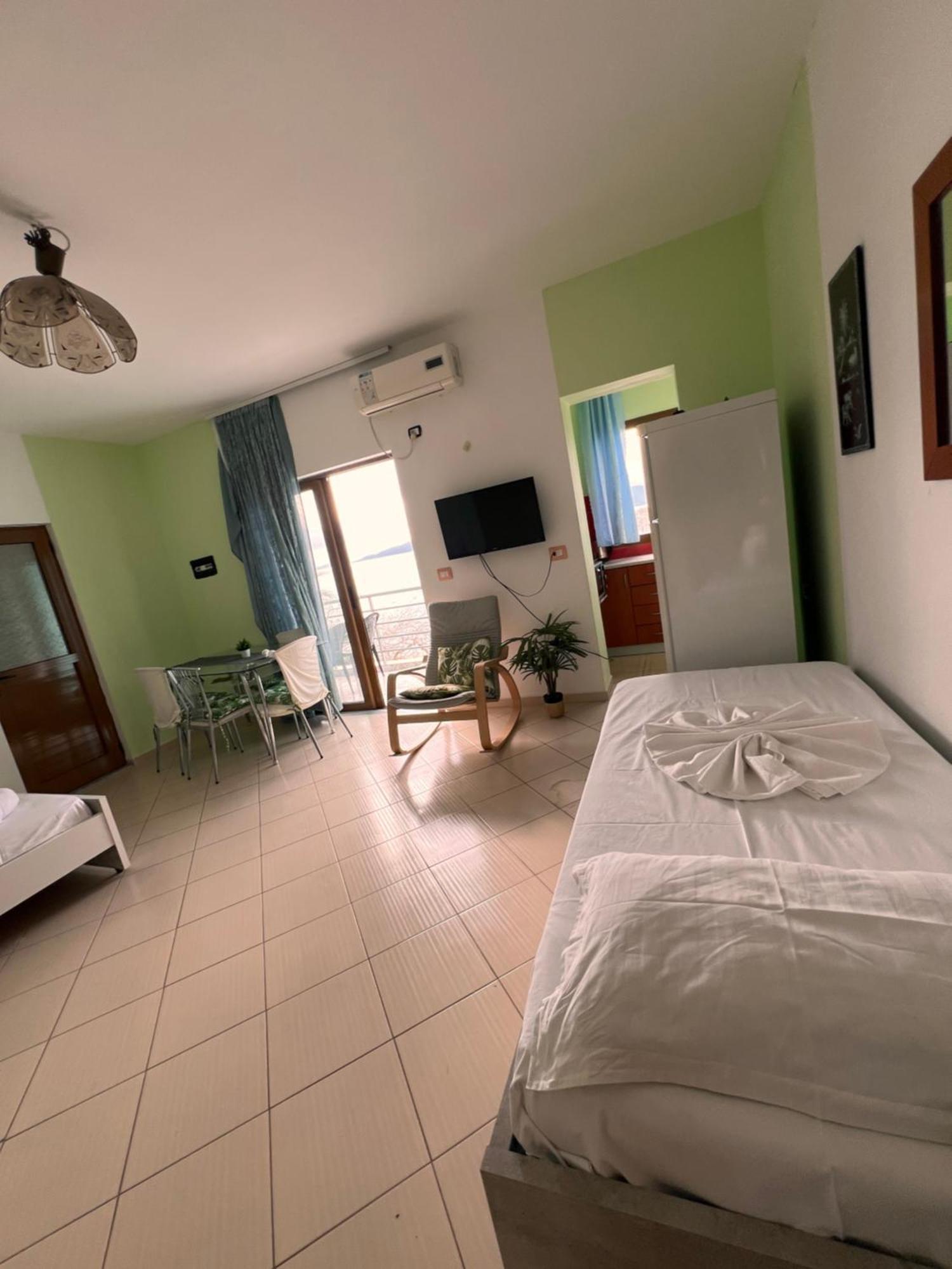 Majki Beach Apartments Sarandë Eksteriør billede