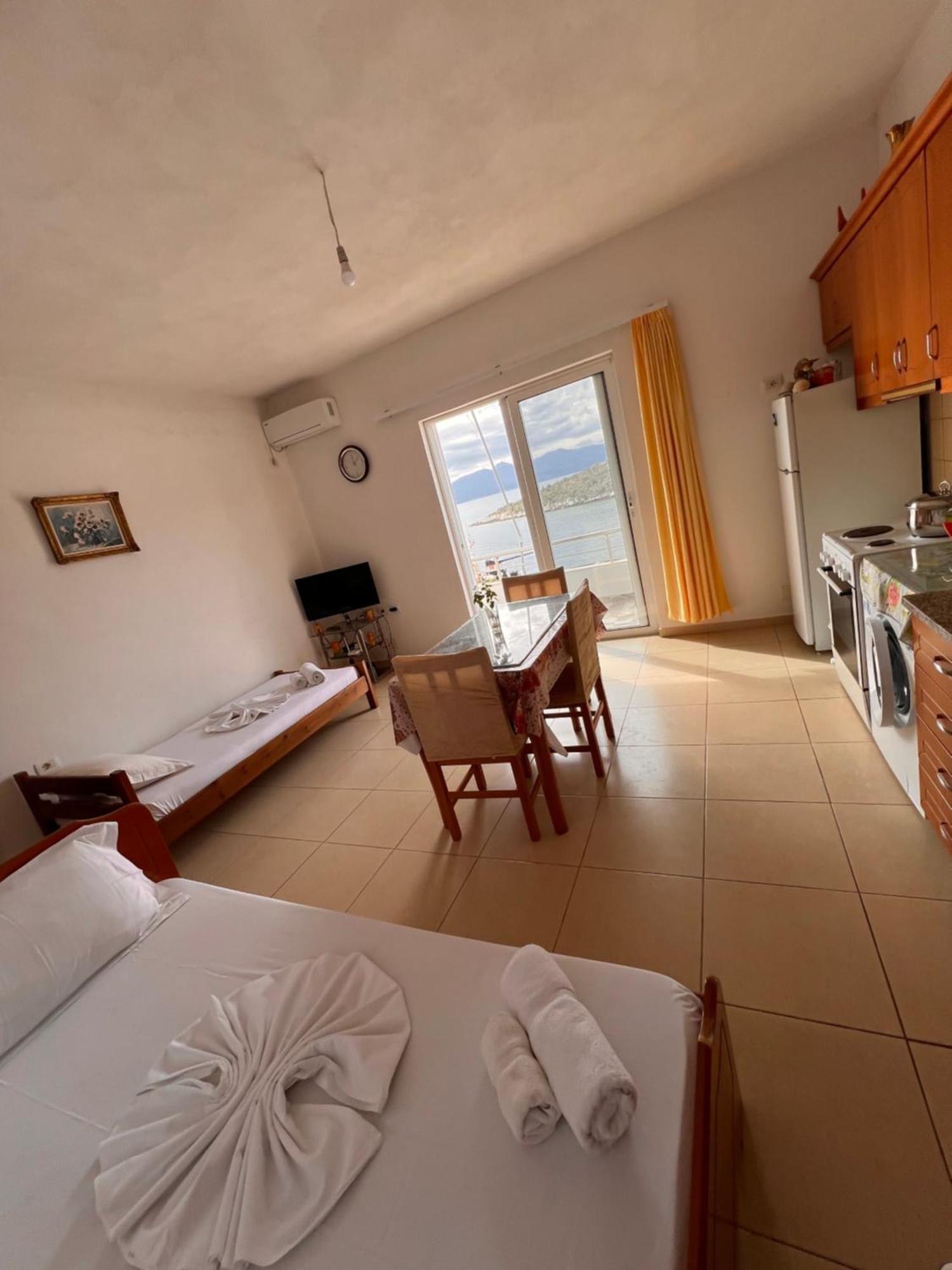 Majki Beach Apartments Sarandë Eksteriør billede